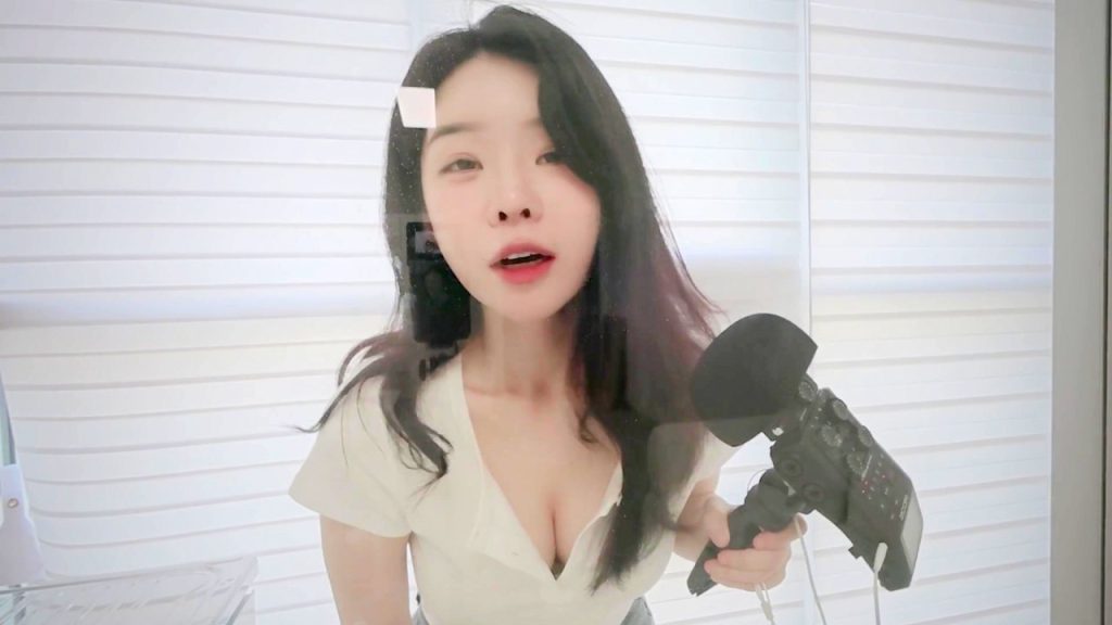 ASMR Yeonchu Trapped Inside Your Screen Patreon Video - HD Video